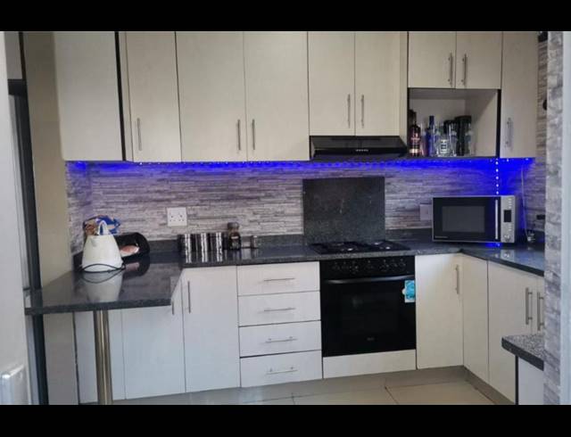 2 BEDROOM HOUSE FOR SALE IN MONTFORD